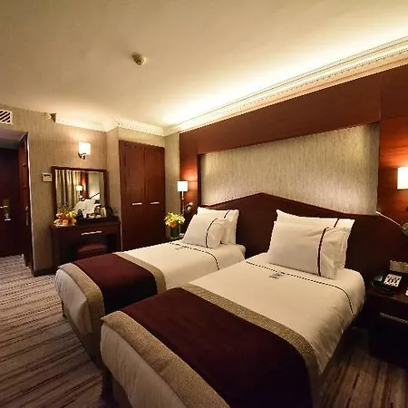 Отель Taksim Gonen 4*