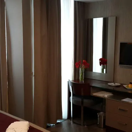 Ξενοδοχείο Taksim Gonen 4*